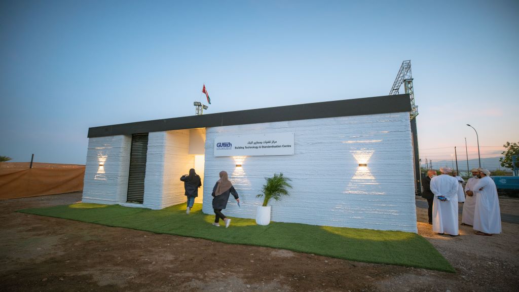 A team comprised of Danish 3D printer maker Cobod, Mexican cement company Cemex and the German University of Technology in Oman (GUtech) has produced the world’s largest 3D-printed building using real concrete.  